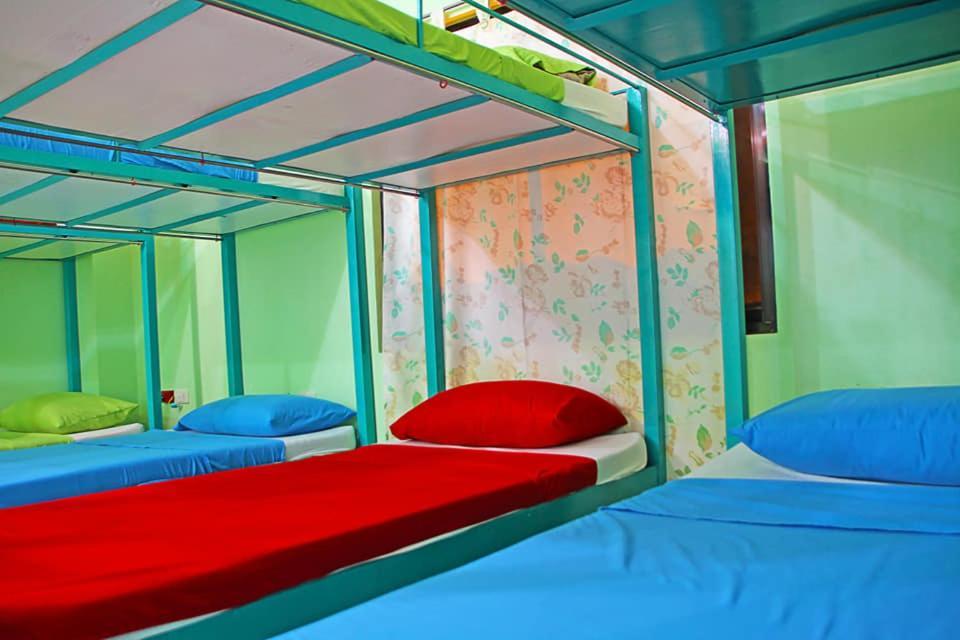 Antwet Backpacker'S Inn & Rooftop Bar Dumaguete City Esterno foto